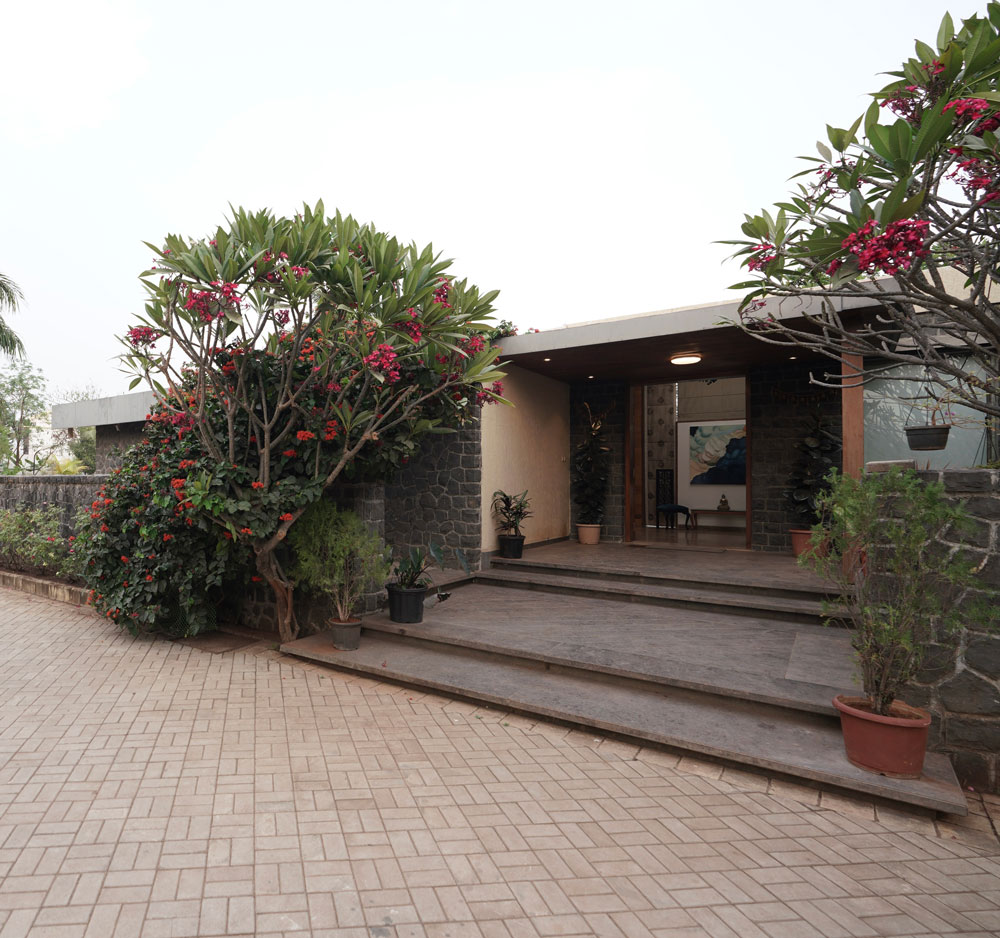 private-pool-villa-in-mulshi