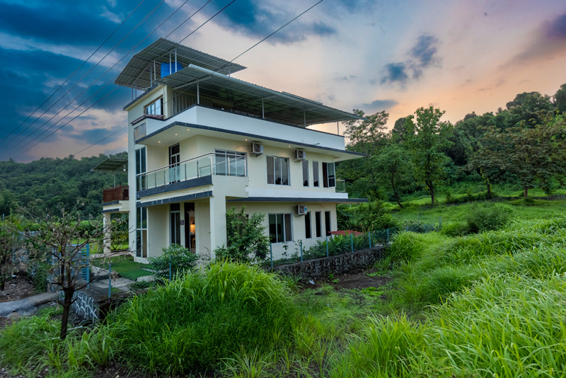 Luxury villas in Maharashtra for staycation