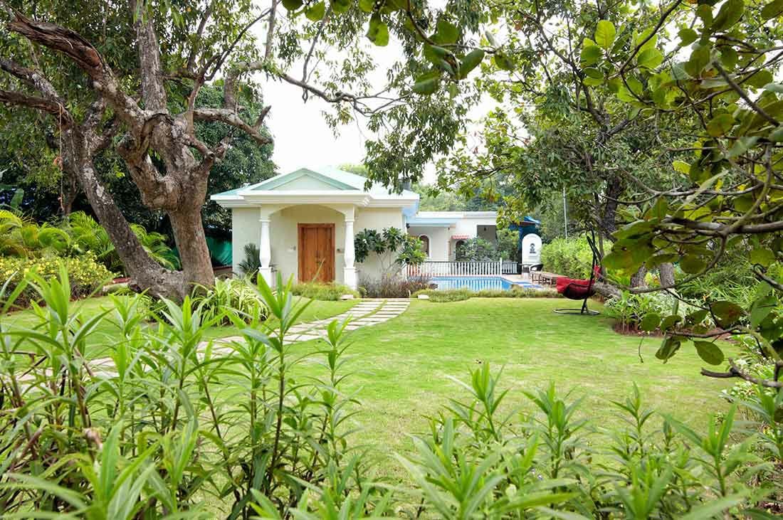 villa for couples for this weekend holi