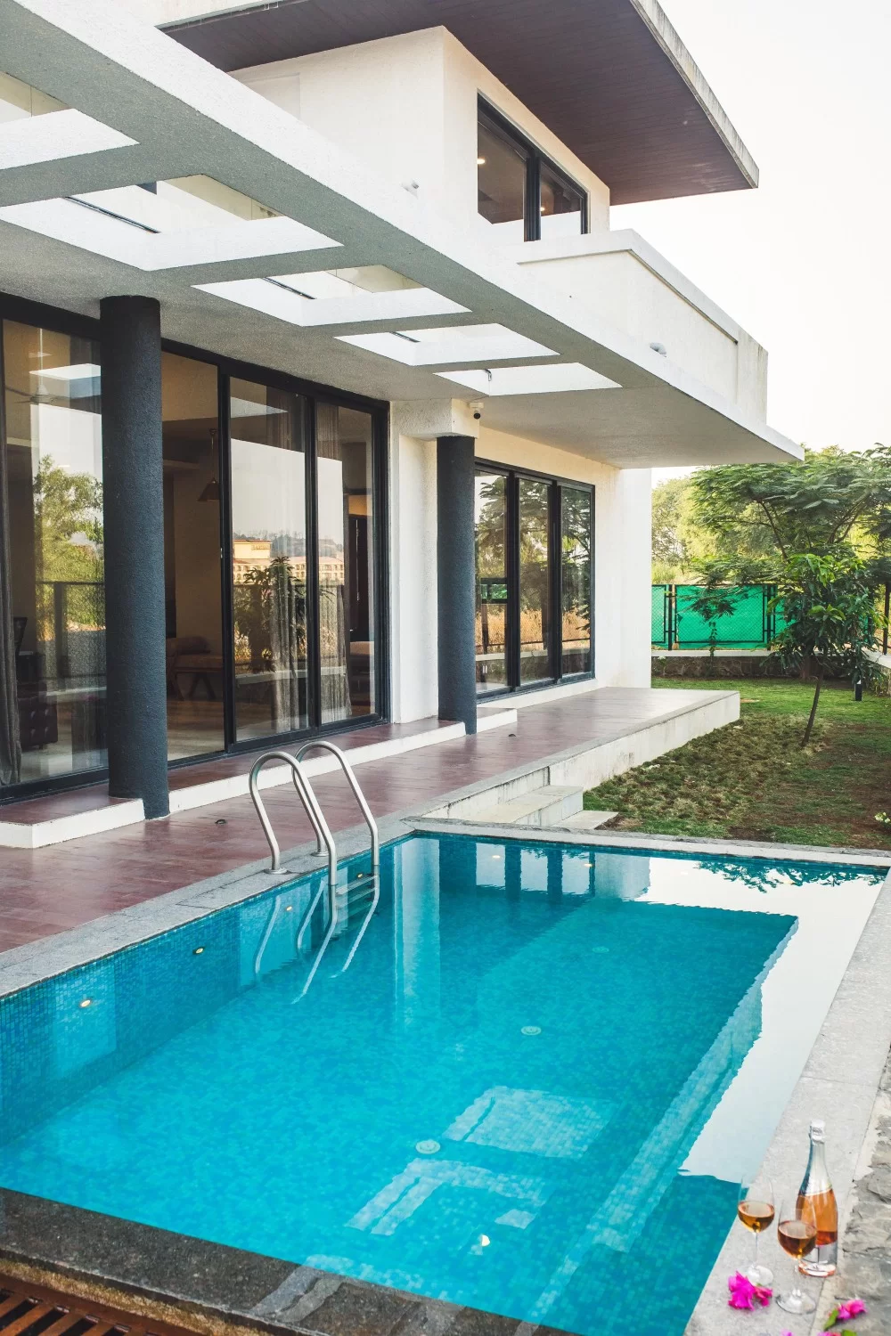 villas with private pool in khandala