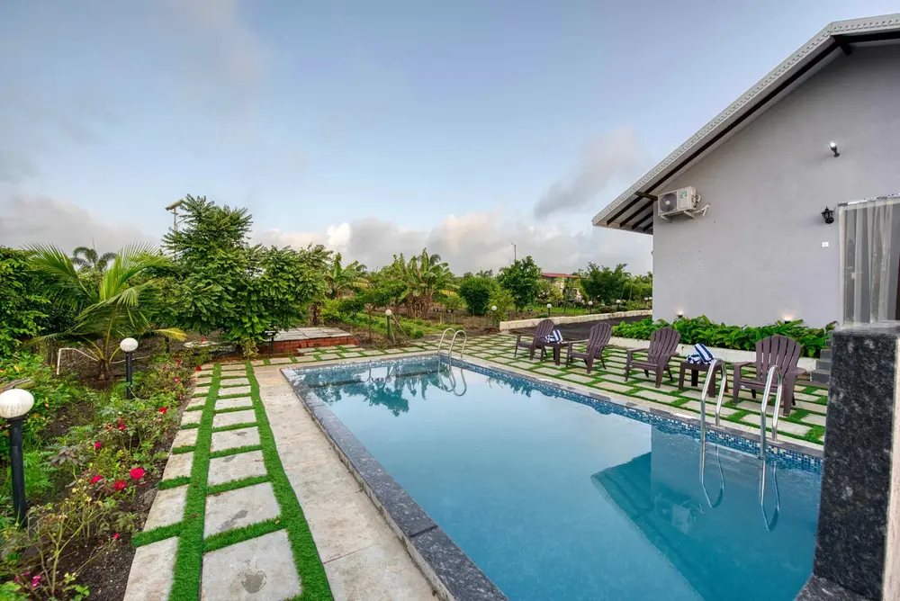 villas in nashik with swimming pool